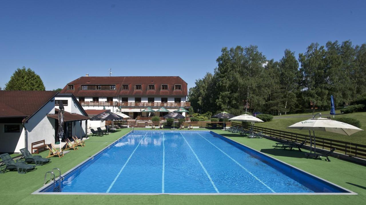 Sporthotel Kácov מראה חיצוני תמונה
